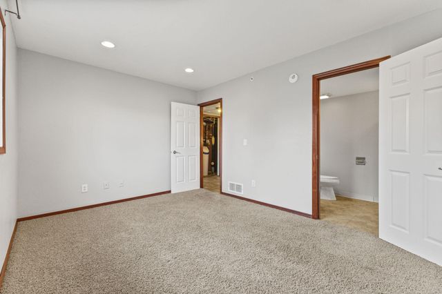 5038 Yuma Lane N, Plymouth, MN 55446