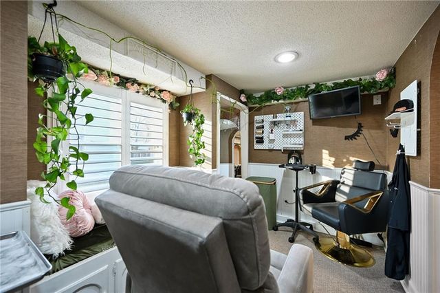 203 SW JEFFERSON Street, Lee's Summit, MO 64063
