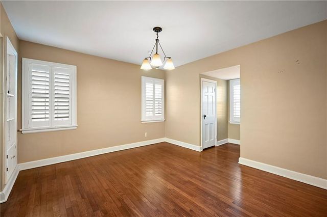 203 SW JEFFERSON Street, Lee's Summit, MO 64063