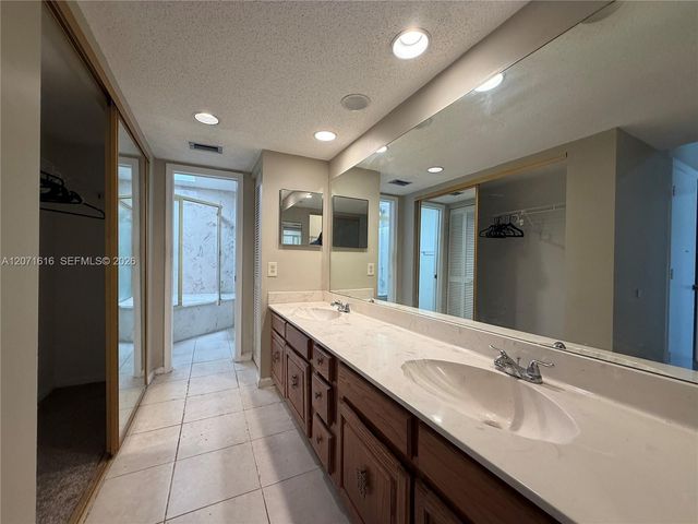 5988 Glendale, Boca Raton, FL 33433