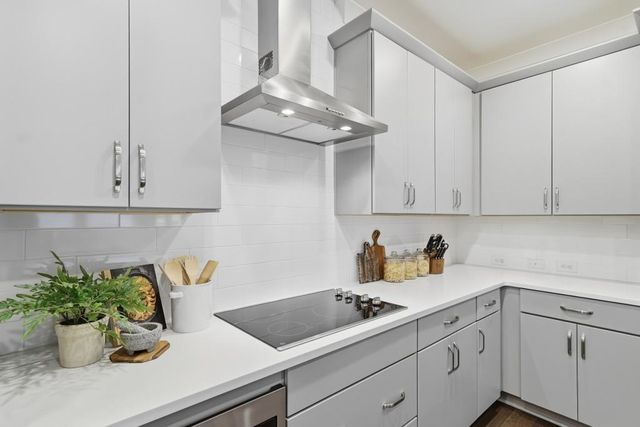 209 Floral Valley Drive, Woodstock, GA 30188