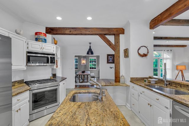 156 Cranbury Neck Road, Plainsboro, NJ 08512