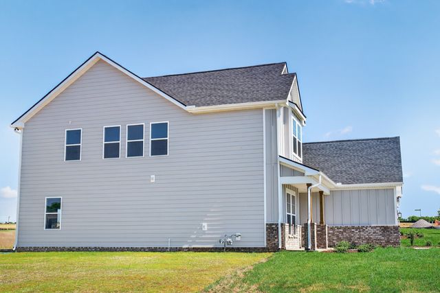 3911 Trinity Woods Rd, Columbia, TN 38401