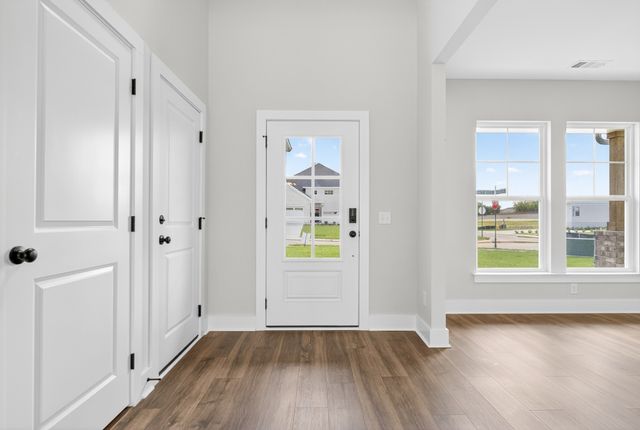 3911 Trinity Woods Rd, Columbia, TN 38401