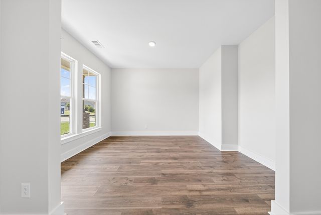 3911 Trinity Woods Rd, Columbia, TN 38401