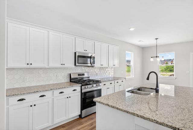 3911 Trinity Woods Rd, Columbia, TN 38401