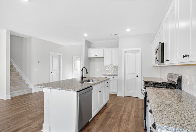 3911 Trinity Woods Rd, Columbia, TN 38401