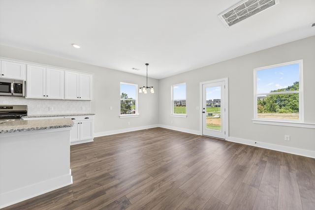 3911 Trinity Woods Rd, Columbia, TN 38401