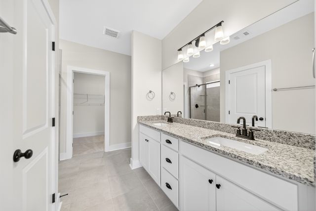 3911 Trinity Woods Rd, Columbia, TN 38401