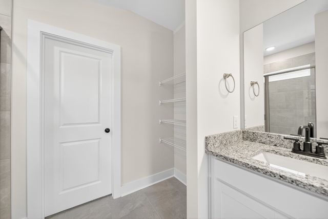 3911 Trinity Woods Rd, Columbia, TN 38401