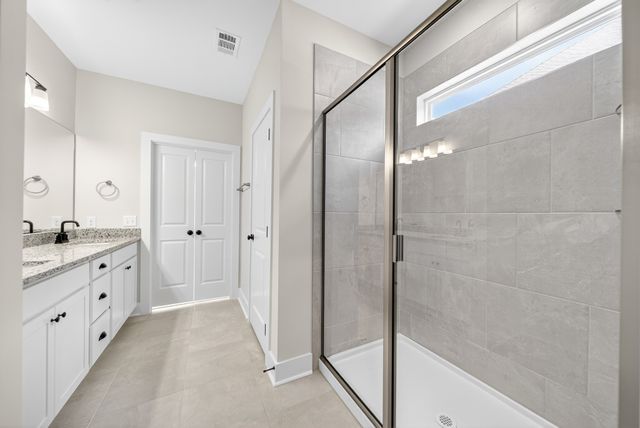 3911 Trinity Woods Rd, Columbia, TN 38401