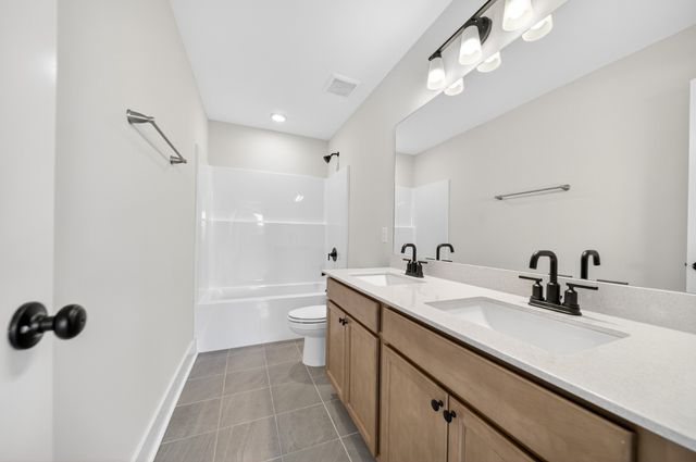 3911 Trinity Woods Rd, Columbia, TN 38401