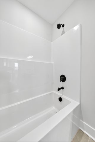 3911 Trinity Woods Rd, Columbia, TN 38401