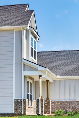 3911 Trinity Woods Rd, Columbia, TN 38401