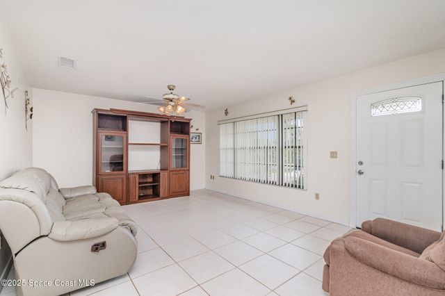 660 Grandeur Street SE, Palm Bay, FL 32909