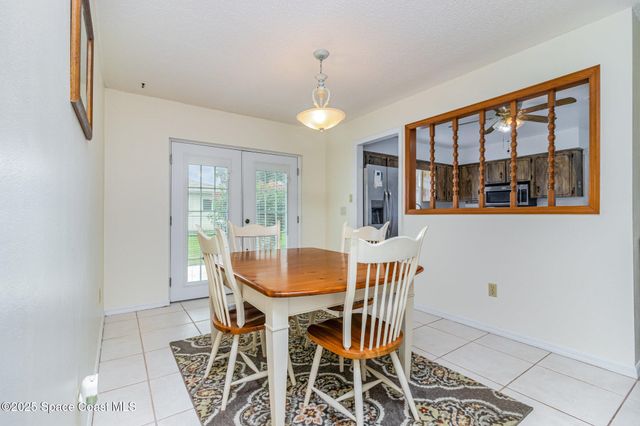 660 Grandeur Street SE, Palm Bay, FL 32909
