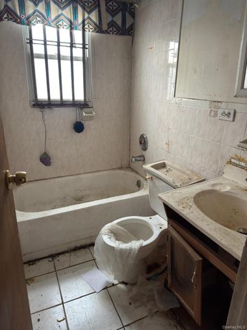 11842 155th Street, Baisley Park, NY 11434