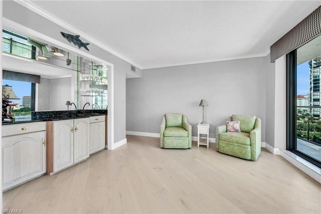 4901 Gulf Shore BLVD N # 803, Naples, FL 34103