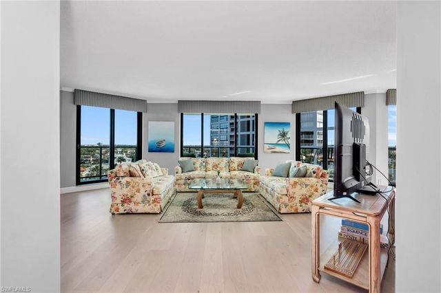 4901 Gulf Shore BLVD N # 803, Naples, FL 34103