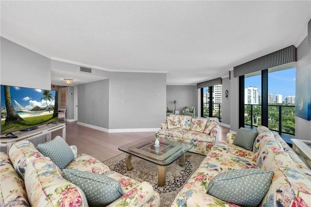 4901 Gulf Shore BLVD N # 803, Naples, FL 34103