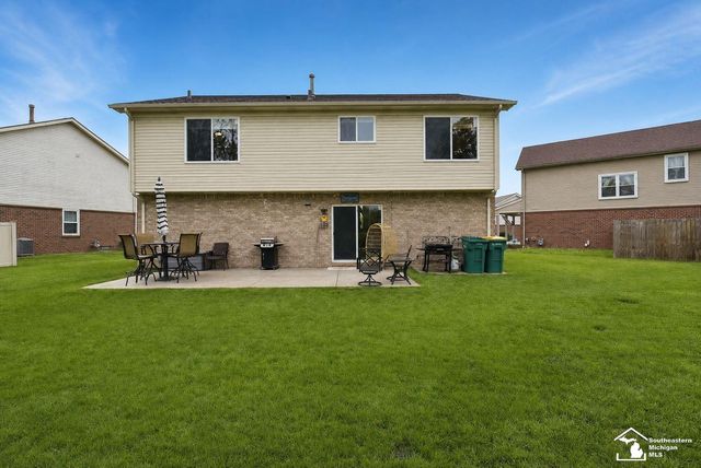 29229 Hunter Court, Brownstown Twp, MI 48183