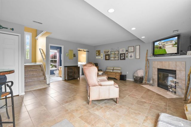 29229 Hunter Court, Brownstown Twp, MI 48183