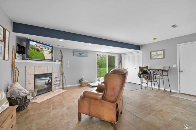 29229 Hunter Court, Brownstown Twp, MI 48183