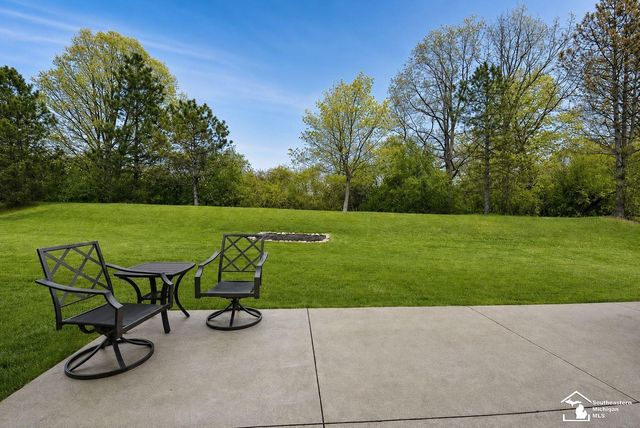 29229 Hunter Court, Brownstown Twp, MI 48183
