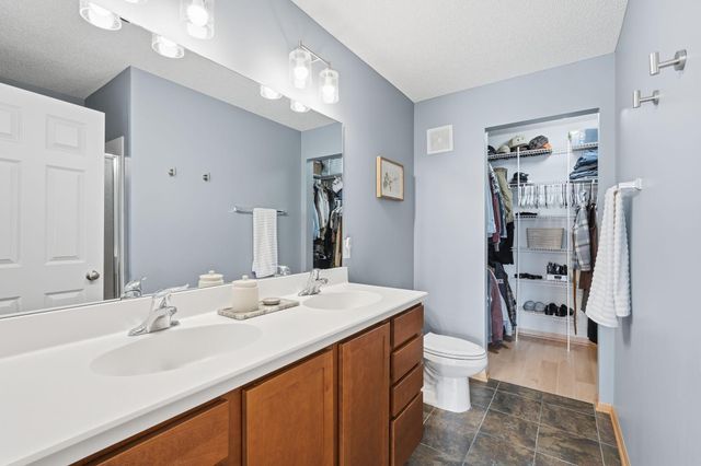 4605 Victor Path 1, Hugo, MN 55038