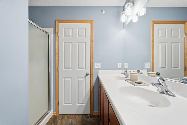 4605 Victor Path 1, Hugo, MN 55038