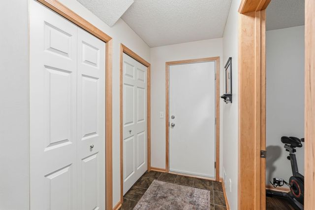 4605 Victor Path 1, Hugo, MN 55038