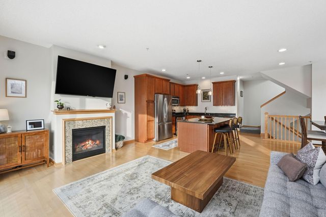 4605 Victor Path 1, Hugo, MN 55038