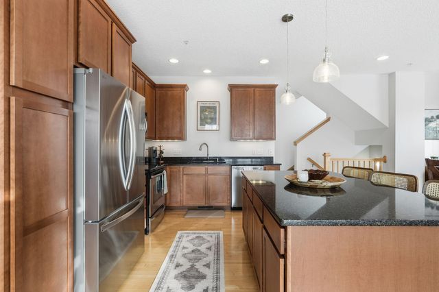 4605 Victor Path 1, Hugo, MN 55038