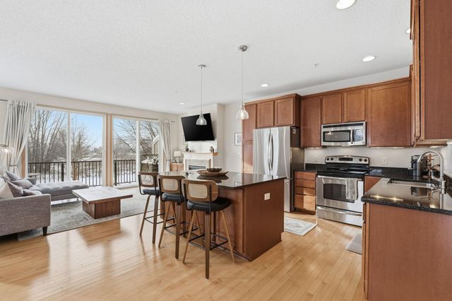 4605 Victor Path 1, Hugo, MN 55038