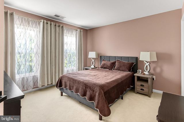 7304 HAMPTON MANOR PL, Springfield, VA 22150