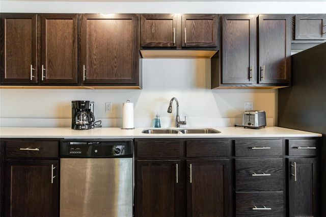 2806 Reagan Street 102, Dallas, TX 75219