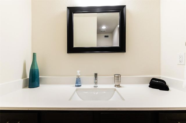 2806 Reagan Street 102, Dallas, TX 75219