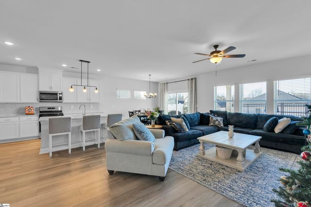 122 Firehole Road, Gray Court, SC 29645