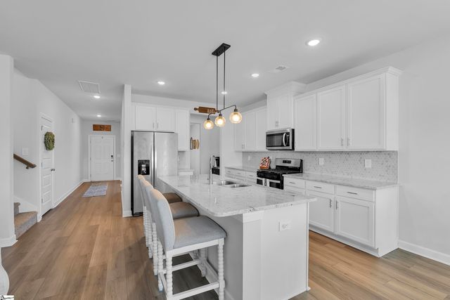 122 Firehole Road, Gray Court, SC 29645