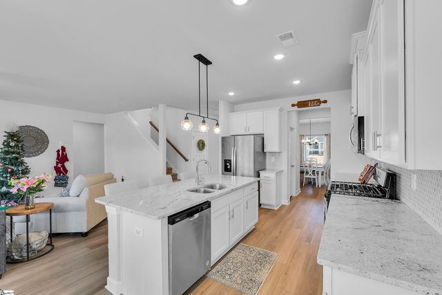 122 Firehole Road, Gray Court, SC 29645