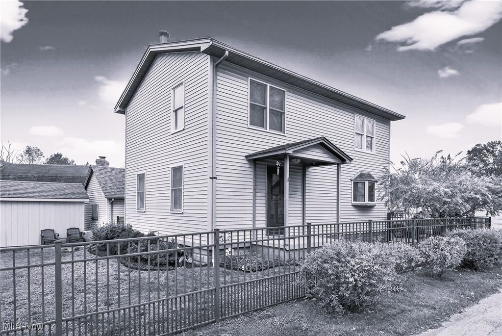 110 N Cross Street, Columbiana, OH 44408