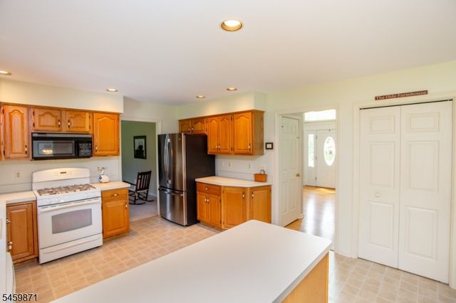 25 Farmhouse Rd, Alexandria Twp., NJ 08848