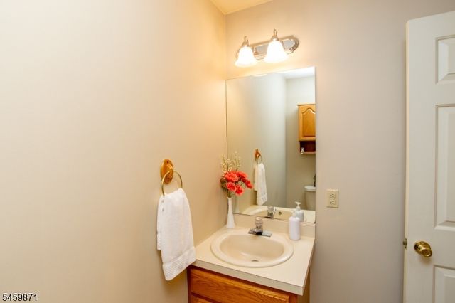 25 Farmhouse Rd, Alexandria Twp., NJ 08848