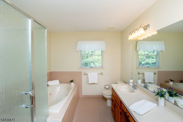 25 Farmhouse Rd, Alexandria Twp., NJ 08848