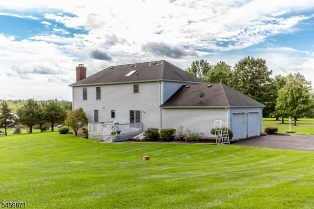 25 Farmhouse Rd, Alexandria Twp., NJ 08848
