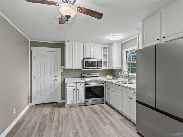 3825 SW Pinedale Drive, Huntsville, AL 35805