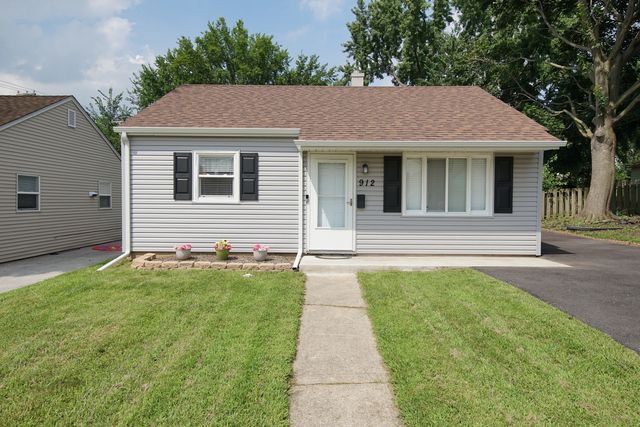 912 Harriet Avenue, Aurora, IL 60505