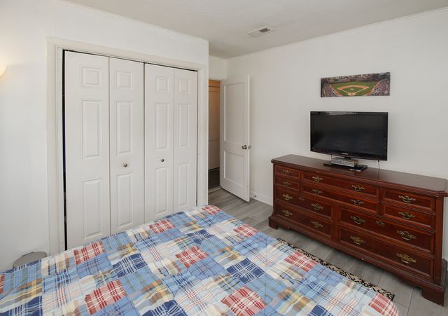 912 Harriet Avenue, Aurora, IL 60505