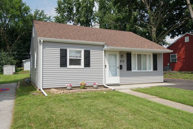 912 Harriet Avenue, Aurora, IL 60505