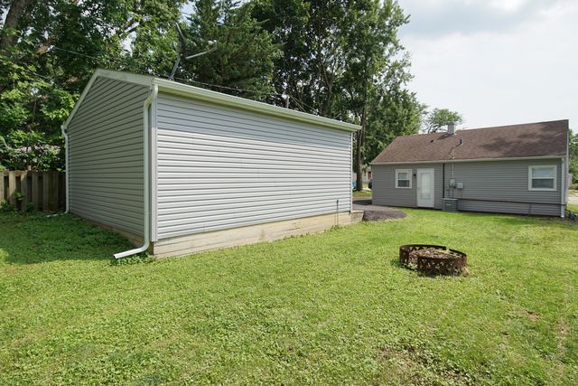 912 Harriet Avenue, Aurora, IL 60505